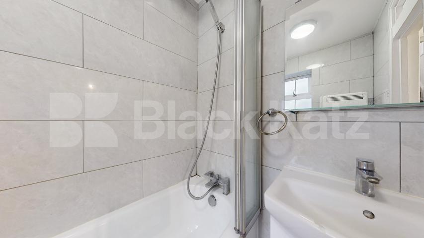 Newly refurbished split level 2 bedroom on the borders of Camden & Holloway Camden Road , Holloway / Caledonian Road